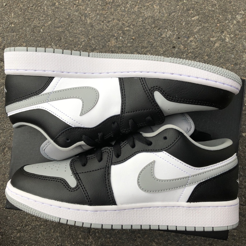Jordan 1 low 8.5 Women’s